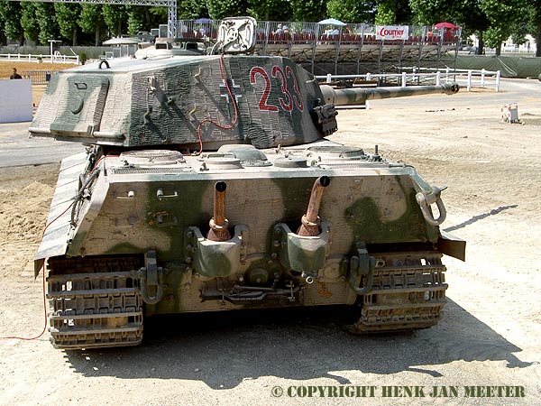 King Tiger 2 Panzer 6   223   503 -Schwere Panzerbattalion  1ste compagnie  equit with a Porche turret  the have fought near Caen  (info thanks to Stinger)  The Carrousel  Saumur  13-07-2006