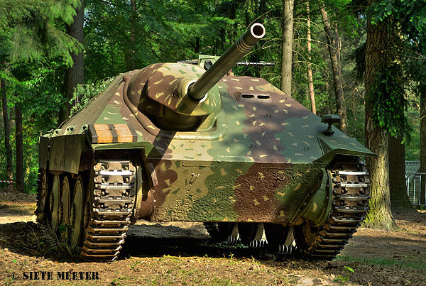 German Hetzer Tank Destroyer    Overloon 05-2011