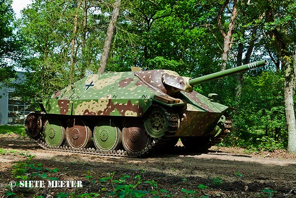 German Hetzer Tank Destroyer    Overloon 05-2011