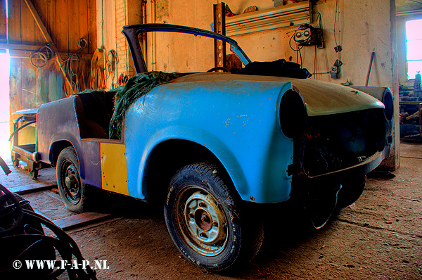 Trabant 601 rebuilt to Coupe?    Dargan  24-06-2014