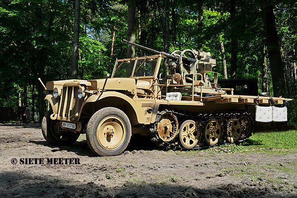 Sdkfz.10-5--Flak-38  Overloon. 18-05-2014