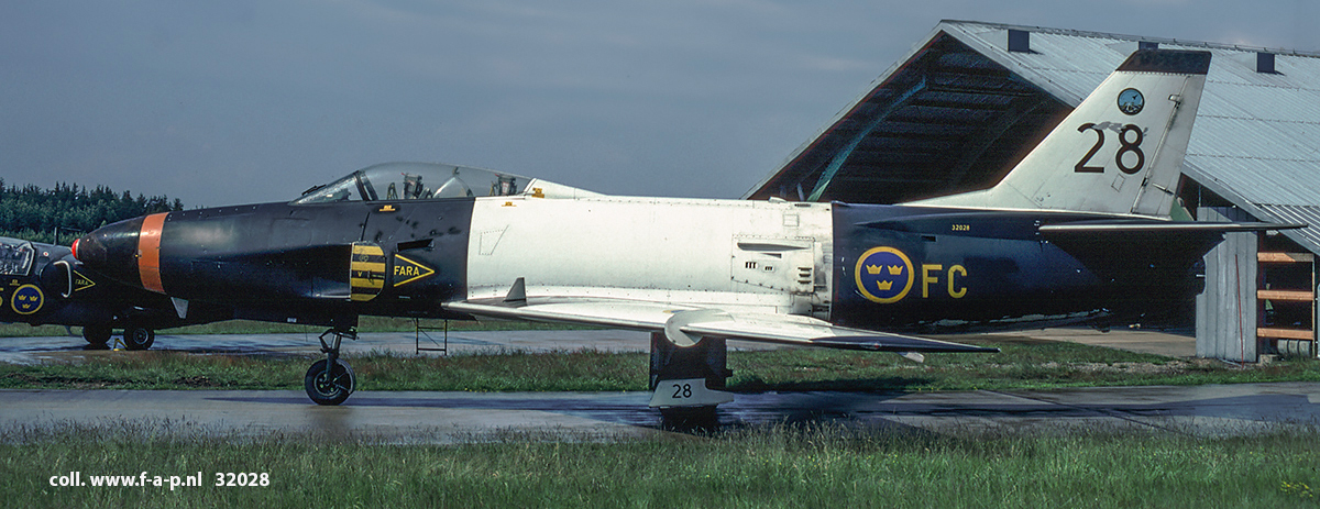  Saab A 32A Lansen   28    FC - F�rs�kscentralen  c/n 32028    Swedish Air Force