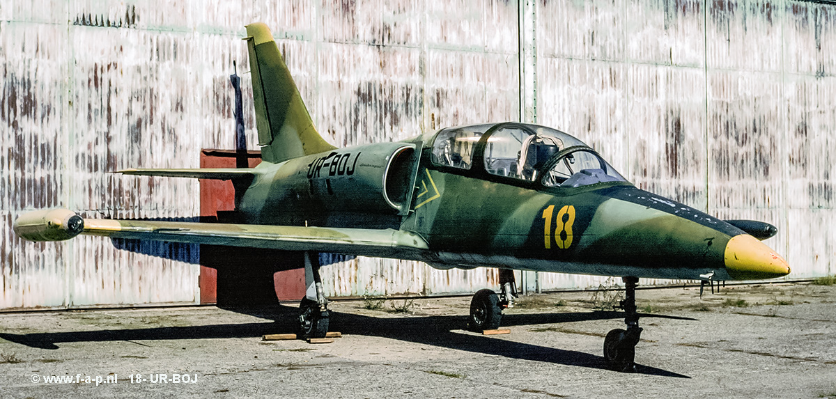 Aero L-39 Albatros    18   UR-BOJ     	Prague�Kbely Airport. date byfore Sep-1996  UR-BOJ (cn 530541) ... ex Kirgizi� of Oekra�ne De machine kwam in 1998 naar de VS, werd geregistreerd als N6274N en heeft sindsdien verschillende eigenaren gehad.De huidige eigenaar is Blackhawk Flight Foundation Inc. in Mandeville, Louisiana en is gecertificeerd tot. 30 april 2030.
