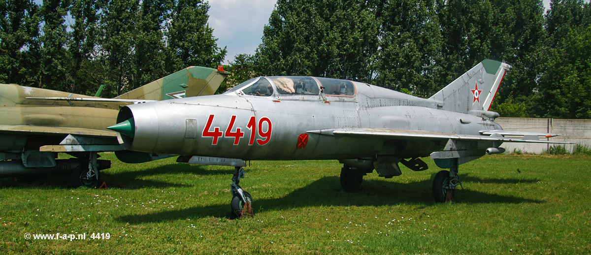 Mikoyan-Gurevich Mig 21 U-600   4419      (674419)   Szolnok 09-06-2004