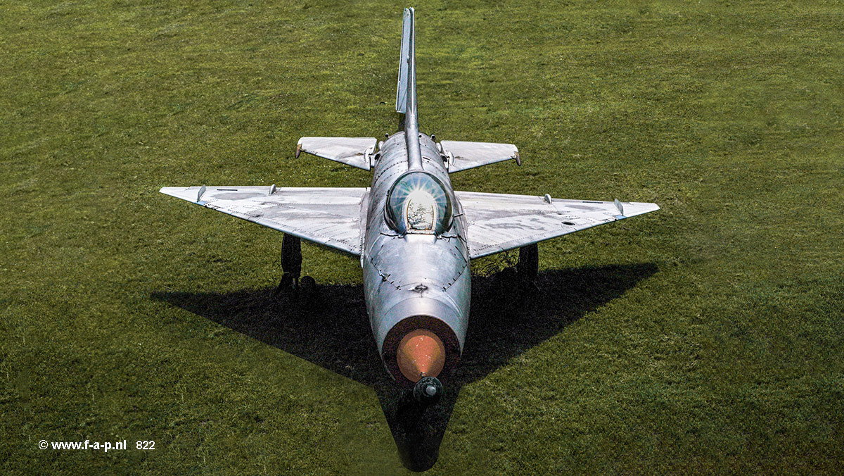 Mikoyan-Gurevich MiG-21F-13   822   c/n-741822     Szolnok Air Base (LHSN) , Hungary 09-06-2004