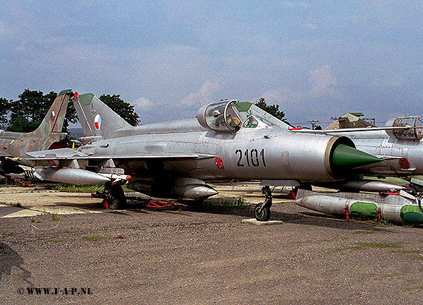 MiG 21 R   2101   Vyskov. 01-09-2002