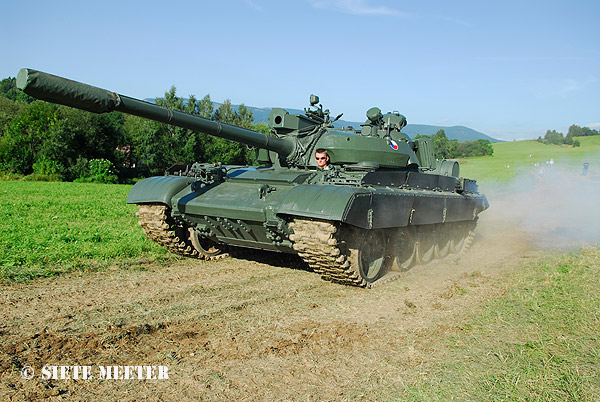 T-54-AM2     Chihelna  Kraliky