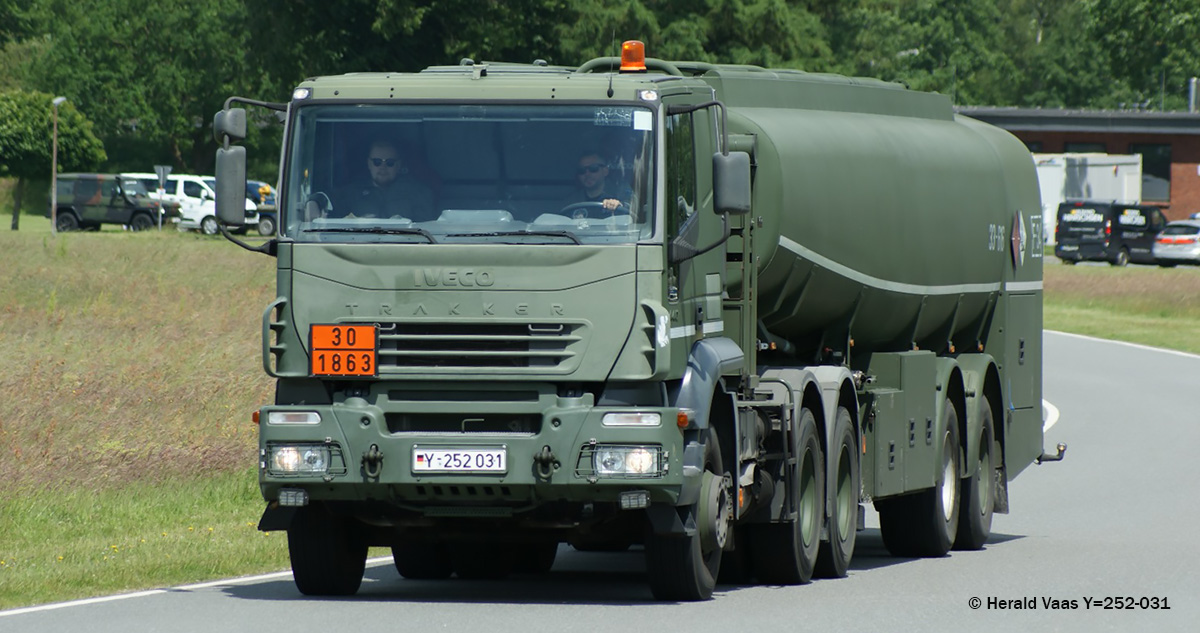 Iveco Trakker  Y-252-031 at Sleswieg AB   05-06-2024