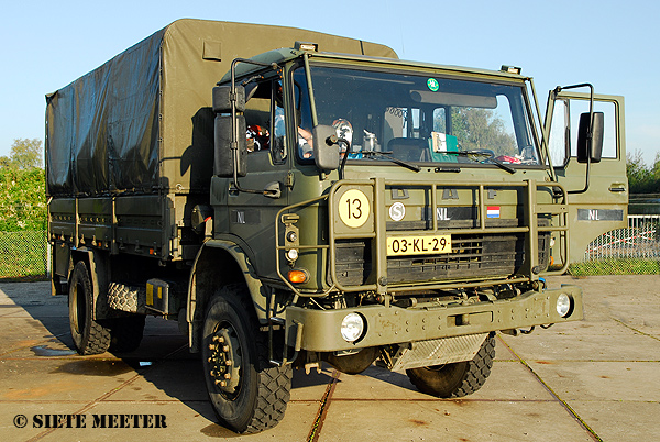 DAF  YA-4442   03-kl-29   Assen  22-03-2011