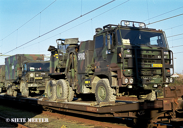 Daf YBZ-3300  007  KR-40-54  42 Bat. Returns Home  RGS-Zwolle 31-10-2002